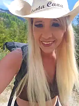Sexy Sparkling  online show from May 5, 2026, 9:17 am