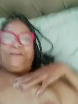 Snapshot of Delicy1 chatting on February 6, 2025, 11:32 am Delicy1 online show from February 6, 2025, 11:32 am