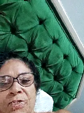 Snapshot of Delicy1 chatting on October 19, 2025, 11:00 am Delicy1 online show from October 19, 2025, 11:00 am