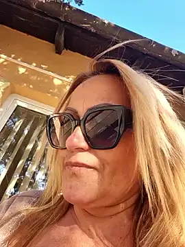 Isabellaa04 online show from February 27, 2026, 7:41 am