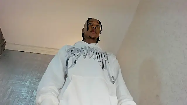 Snapshot of DominicSccott chatting on October 12, 2025, 12:37 pm DominicSccott online show from October 12, 2025, 12:37 pm