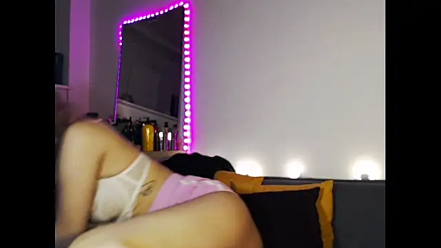 welliza online show from December 8, 2024, 11:29 pm