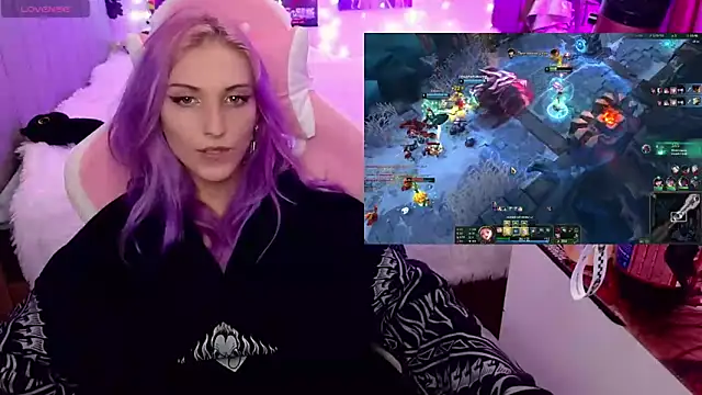 Violet Noir online show from January 30, 2025, 2:58 pm