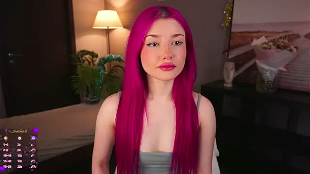 ShirleyCarolyn online show from December 12, 2024, 7:37 pm