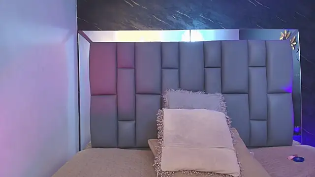  MiaBrown  online show from October 8, 2025, 12:03 pm