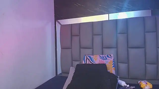  MiaBrown  online show from November 24, 2025, 12:05 pm