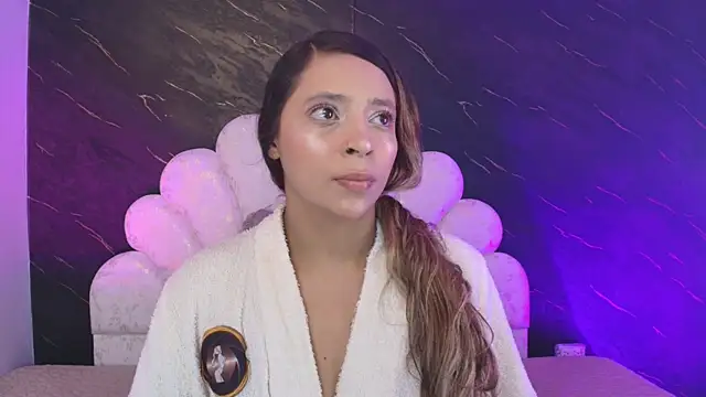 MiaBrown  online show from May 4, 2026, 12:12 pm