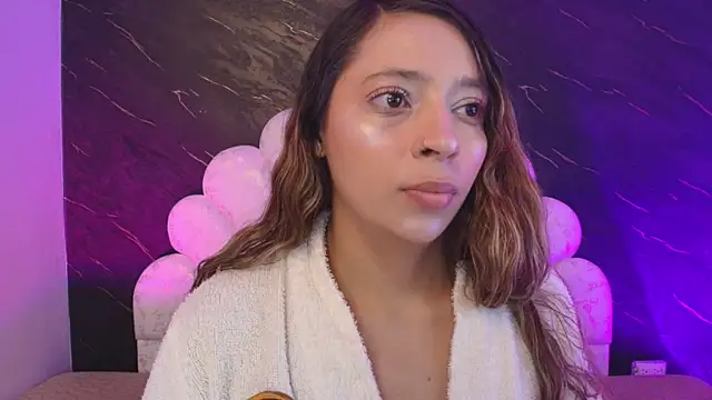  MiaBrown  online show from May 7, 2026, 12:10 pm