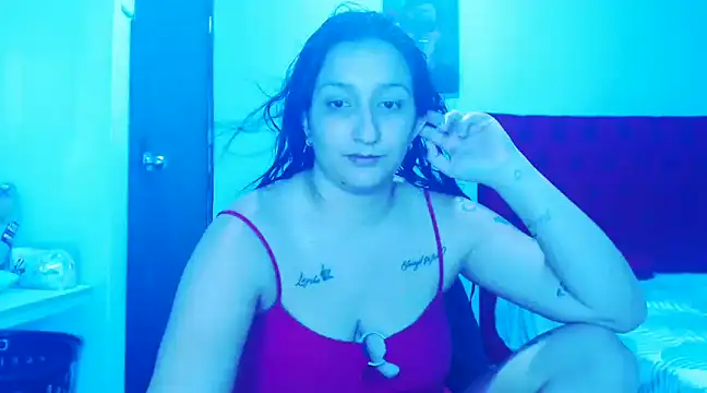 Snapshot of liz_dirty chatting on December 11, 2024, 11:21 pm liz dirty online show from December 11, 2024, 11:21 pm