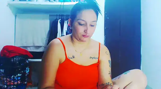 Snapshot of liz_dirty chatting on February 23, 2025, 10:42 pm liz dirty online show from February 23, 2025, 10:42 pm