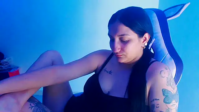 Snapshot of liz_dirty chatting on November 3, 2025, 10:21 pm liz dirty online show from November 3, 2025, 10:21 pm