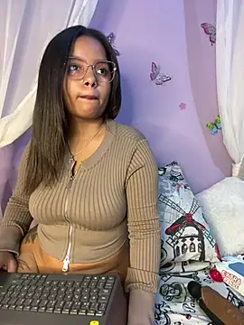 Aleja DANS online show from April 24, 2026, 8:06 am
