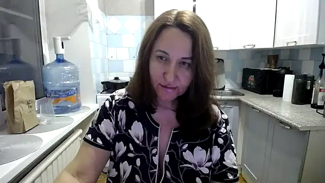 DonnaMagdalena online show from December 5, 2024, 4:23 pm