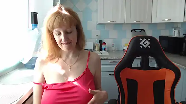 DonnaMagdalena online show from June 19, 2026, 7:56 am