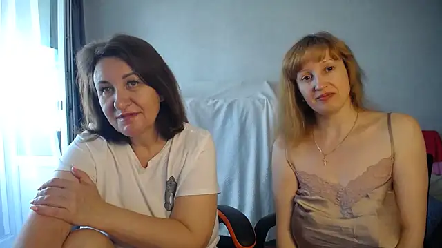 DonnaMagdalena online show from June 25, 2026, 7:13 am