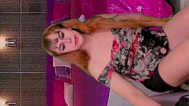 Snapshot of Candyluv chatting on March 9, 2025, 12:10 am Candyluv online show from March 9, 2025, 12:10 am