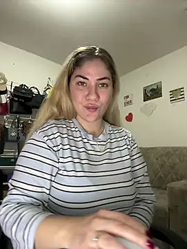 Snapshot of Celestedubois chatting on July 5, 2026, 4:19 am Celestedubois online show from July 5, 2026, 4:19 am
