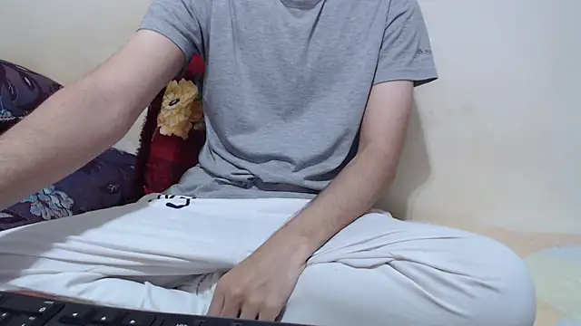 Alexdelarge323 online show from June 8, 2026, 2:39 pm