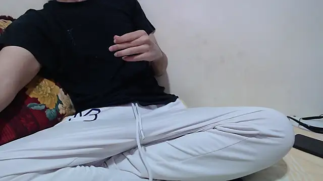 Alexdelarge323 online show from June 16, 2026, 3:03 pm