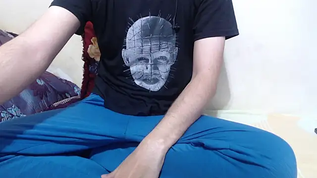 Alexdelarge323 online show from June 17, 2026, 3:57 pm