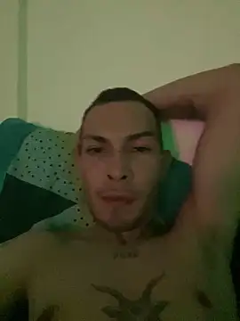 peterhot online show from April 22, 2026, 2:47 am