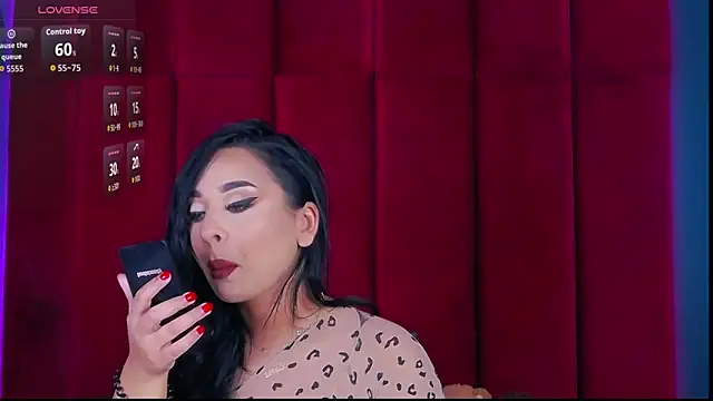 MadyLuxxx online show from June 11, 2026, 6:39 pm