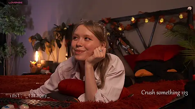 Snapshot of TataCoy chatting on October 25, 2025, 7:19 pm TataCoy online show from October 25, 2025, 7:19 pm