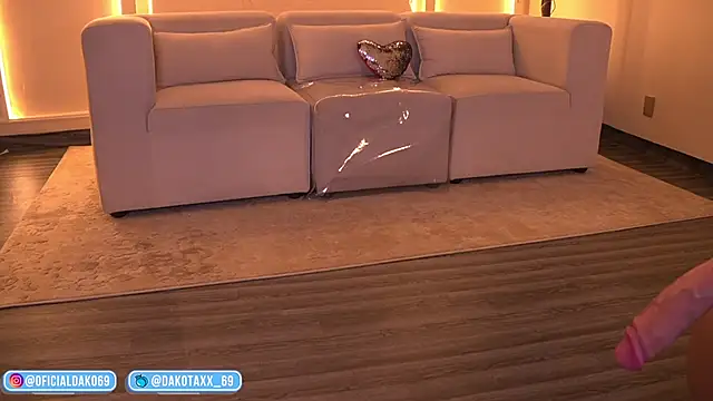 Snapshot of Dakota_Lee chatting on February 18, 2026, 11:33 pm Dakota Lee online show from February 18, 2026, 11:33 pm