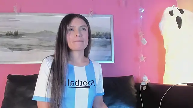 Snapshot of Tiffanysurez_ chatting on October 3, 2025, 8:28 pm Tiffanysurez online show from October 3, 2025, 8:28 pm