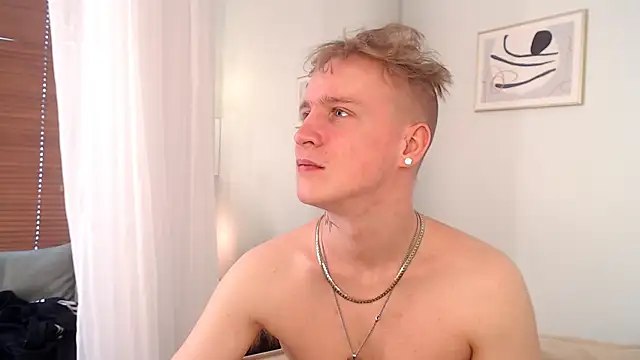AlexxSweet online show from May 10, 2026, 6:07 am
