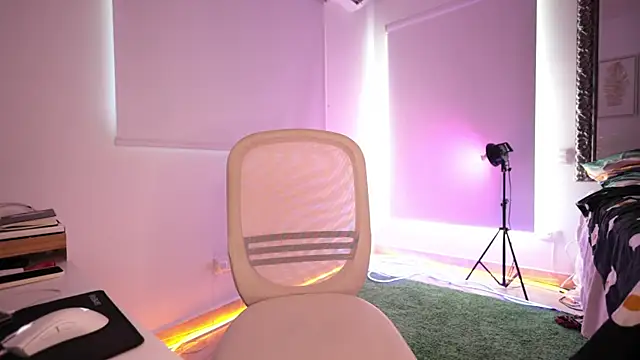 Snapshot of aliceabrams chatting on October 3, 2025, 7:22 pm aliceabrams online show from October 3, 2025, 7:22 pm