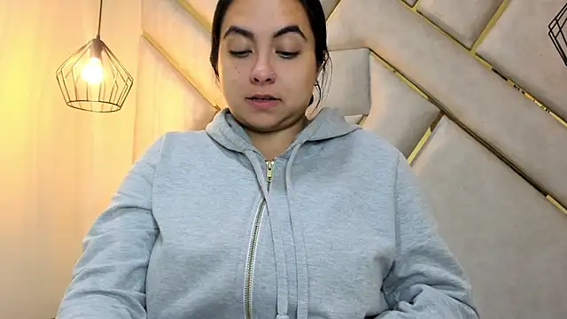 Snapshot of nalalye_cruzz_ chatting on February 14, 2025, 8:42 am nalalye cruzz online show from February 14, 2025, 8:42 am