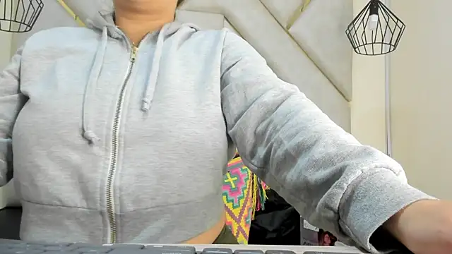 Snapshot of nalalye_cruzz_ chatting on March 2, 2025, 12:11 pm nalalye cruzz online show from March 2, 2025, 12:11 pm