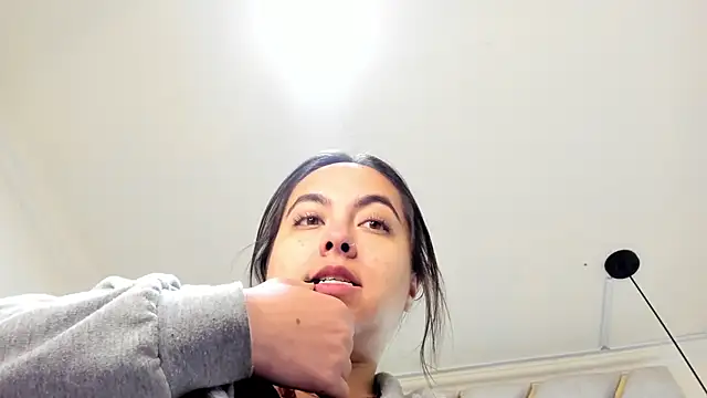 Snapshot of nalalye_cruzz_ chatting on March 16, 2025, 2:43 am nalalye cruzz online show from March 16, 2025, 2:43 am