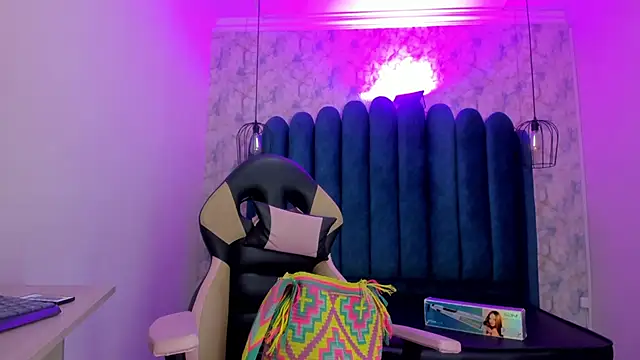 nalalye cruzz  online show from January 11, 2026, 3:00 am