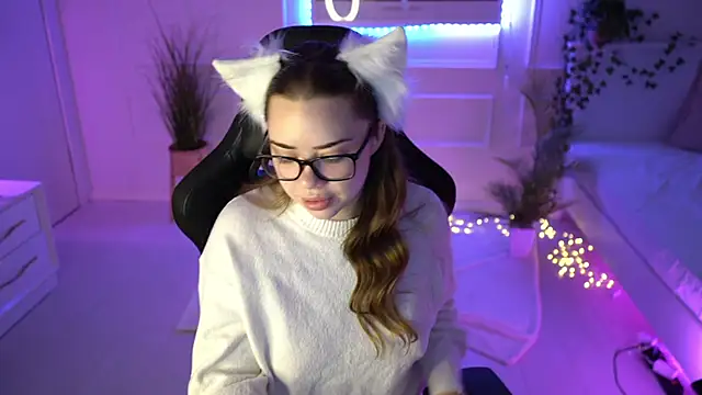 Snapshot of VixenMia chatting on January 19, 2025, 6:20 am VixenMia online show from January 19, 2025, 6:20 am