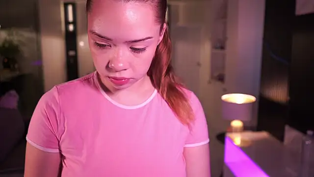 VixenMia online show from October 15, 2025, 2:44 am