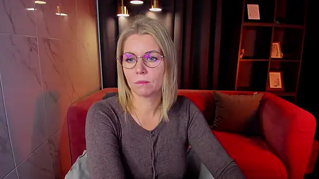 Annie Light online show from September 26, 2025, 5:44 am