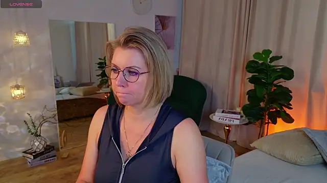 Annie Light online show from June 13, 2026, 8:34 am
