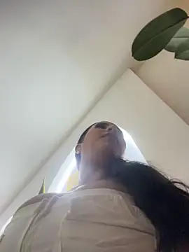 Luisa Fernandaa online show from June 18, 2026, 12:33 am