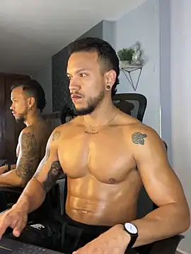 ARON TAYLER01 online show from January 25, 2025, 12:37 pm