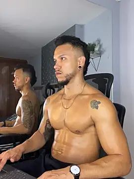 ARON TAYLER01 online show from January 28, 2025, 12:54 pm