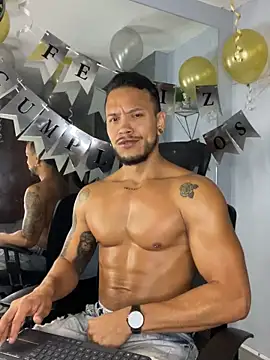 ARON TAYLER01 online show from February 25, 2025, 12:24 pm