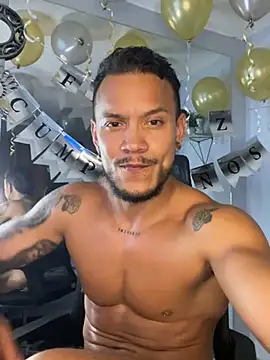 ARON TAYLER01 online show from February 26, 2025, 12:47 pm