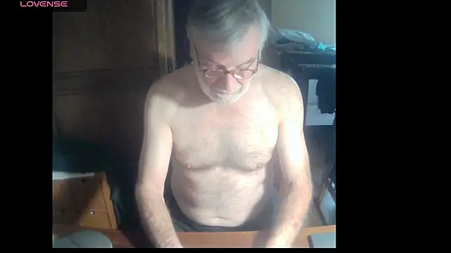 Snapshot of terrybare chatting on January 20, 2025, 11:13 am terrybare online show from January 20, 2025, 11:13 am