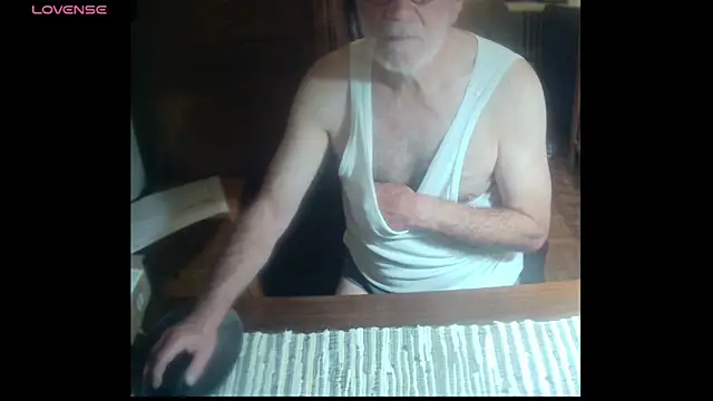 Snapshot of terrybare chatting on March 12, 2025, 6:33 pm terrybare online show from March 12, 2025, 6:33 pm