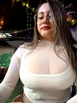 Snapshot of Oryk___ chatting on April 4, 2026, 7:22 pm Oryk online show from April 4, 2026, 7:22 pm