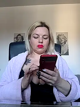Snapshot of Ladykaos chatting on April 8, 2026, 12:16 pm Ladykaos online show from April 8, 2026, 12:16 pm