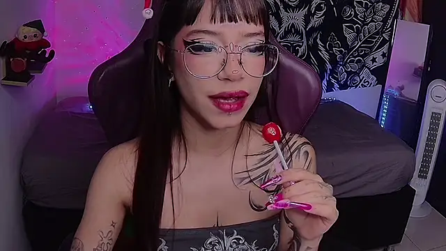 Abbylizzy online show from December 13, 2024, 1:48 am