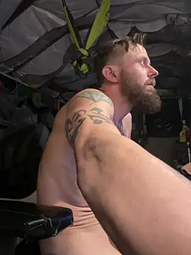 CloudDadddyyy420 online show from December 21, 2024, 7:06 pm